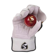 SG Savage Wicket Keeping Gloves (Adult)